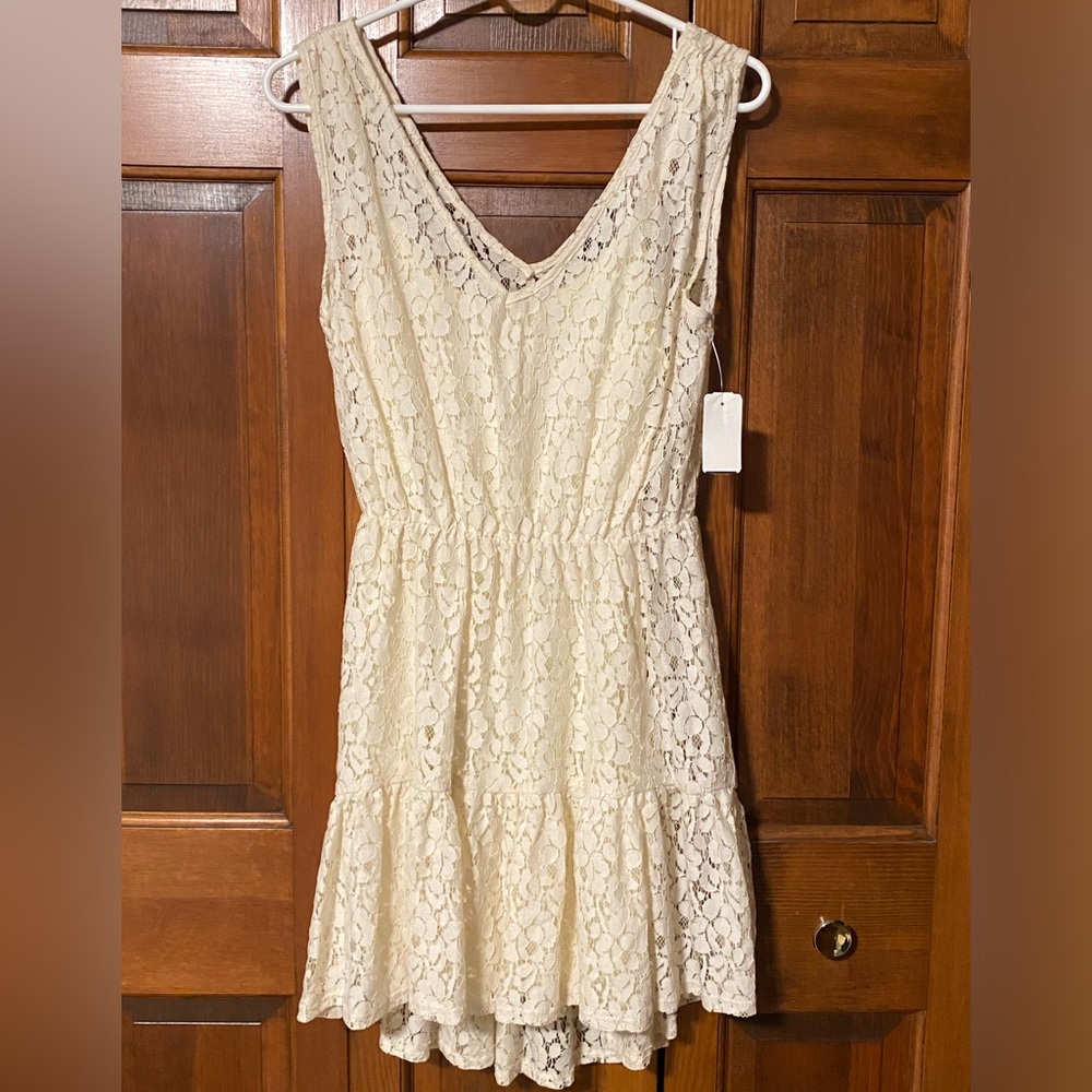 Elegant Cream Lace Dress